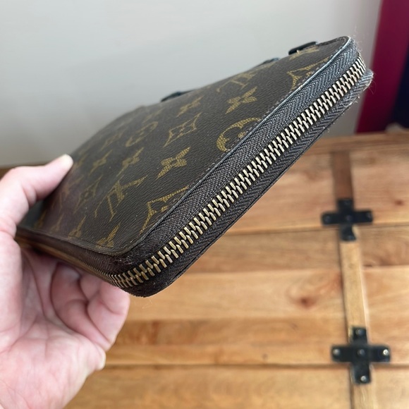 Louis Vuitton Travel Documents Case. - Picture 6 of 16